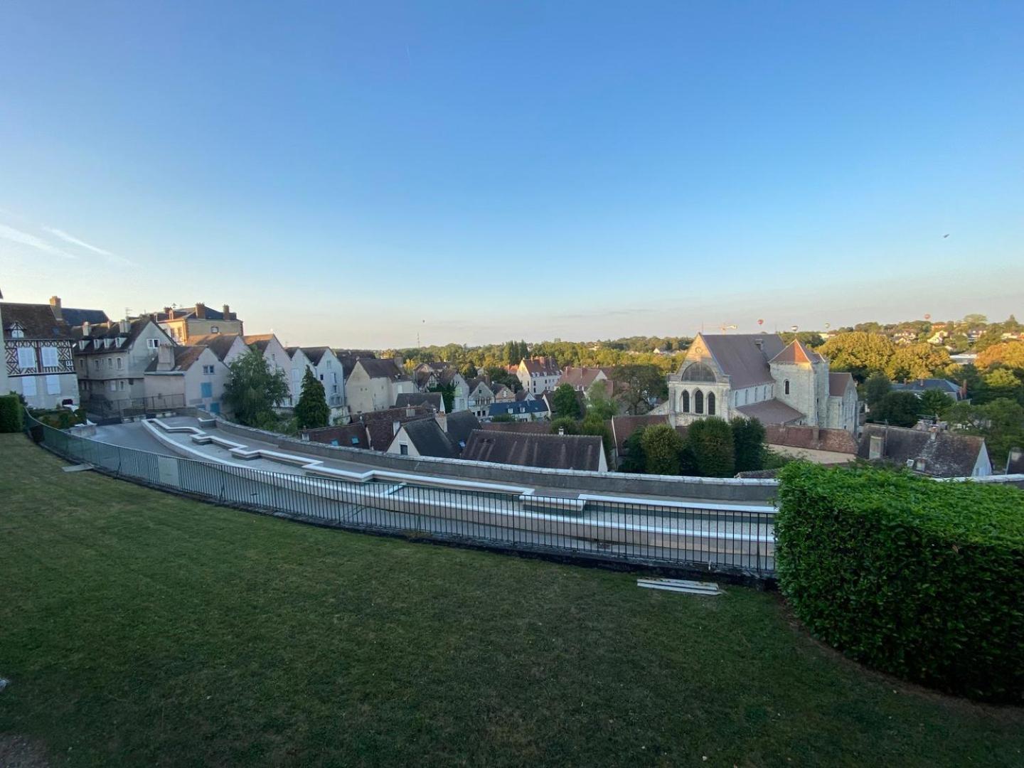 דירות שארטר Le Jardinet De La Cathedrale מראה חיצוני תמונה